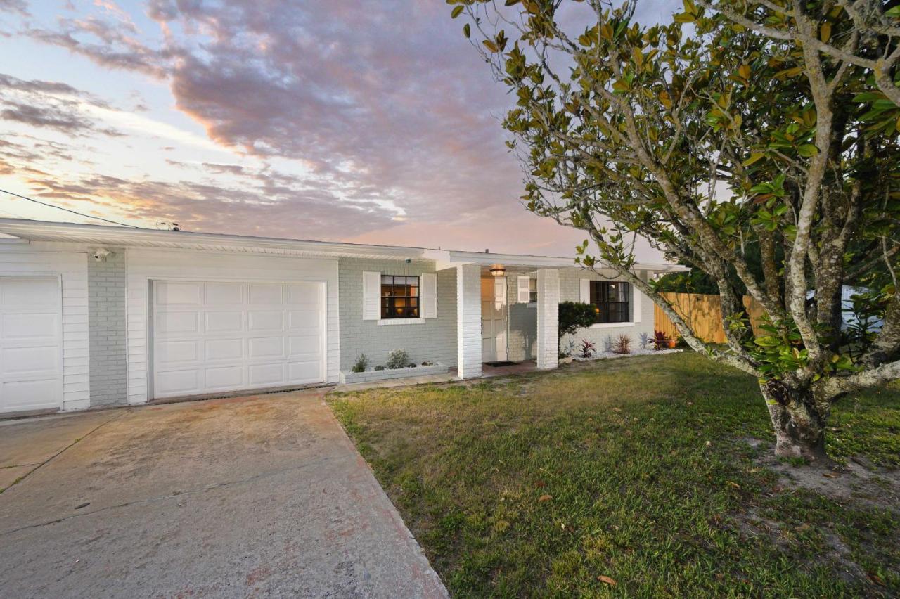 Lakefront Home With Screened Porch And Grill Winter Haven Εξωτερικό φωτογραφία